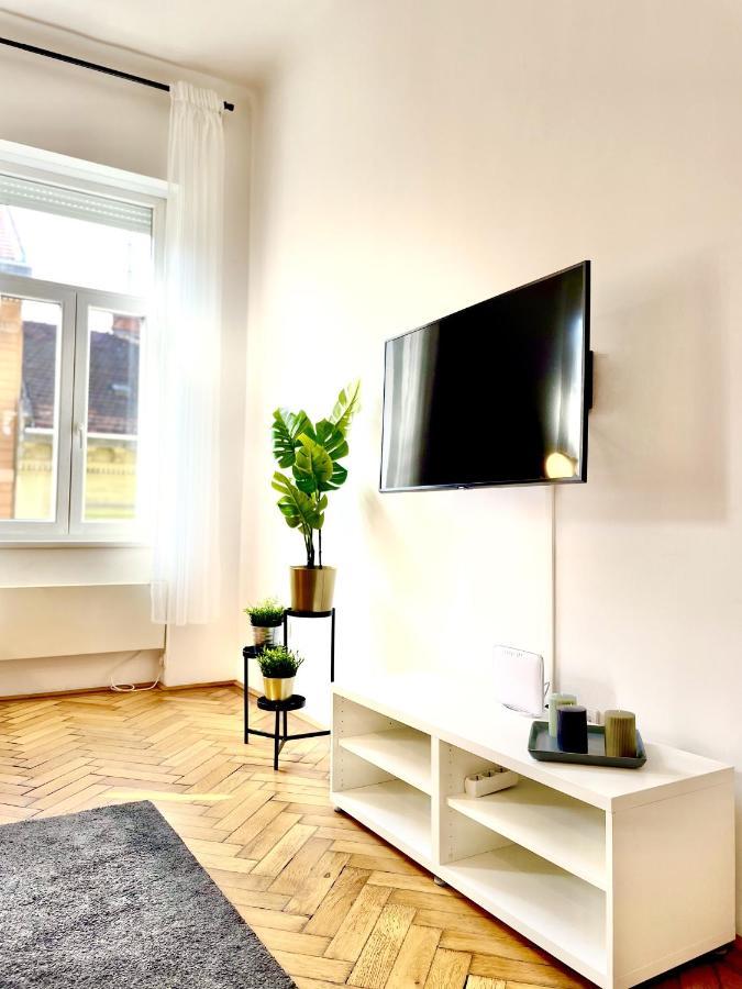 Eotvos 25 Apartment Budapest Luaran gambar