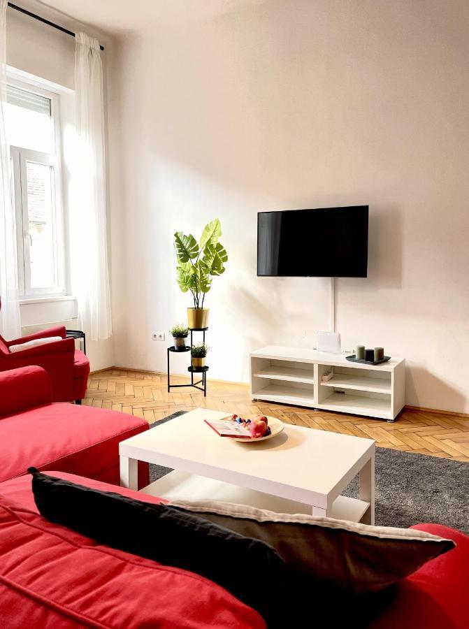 Eotvos 25 Apartment Budapest Luaran gambar