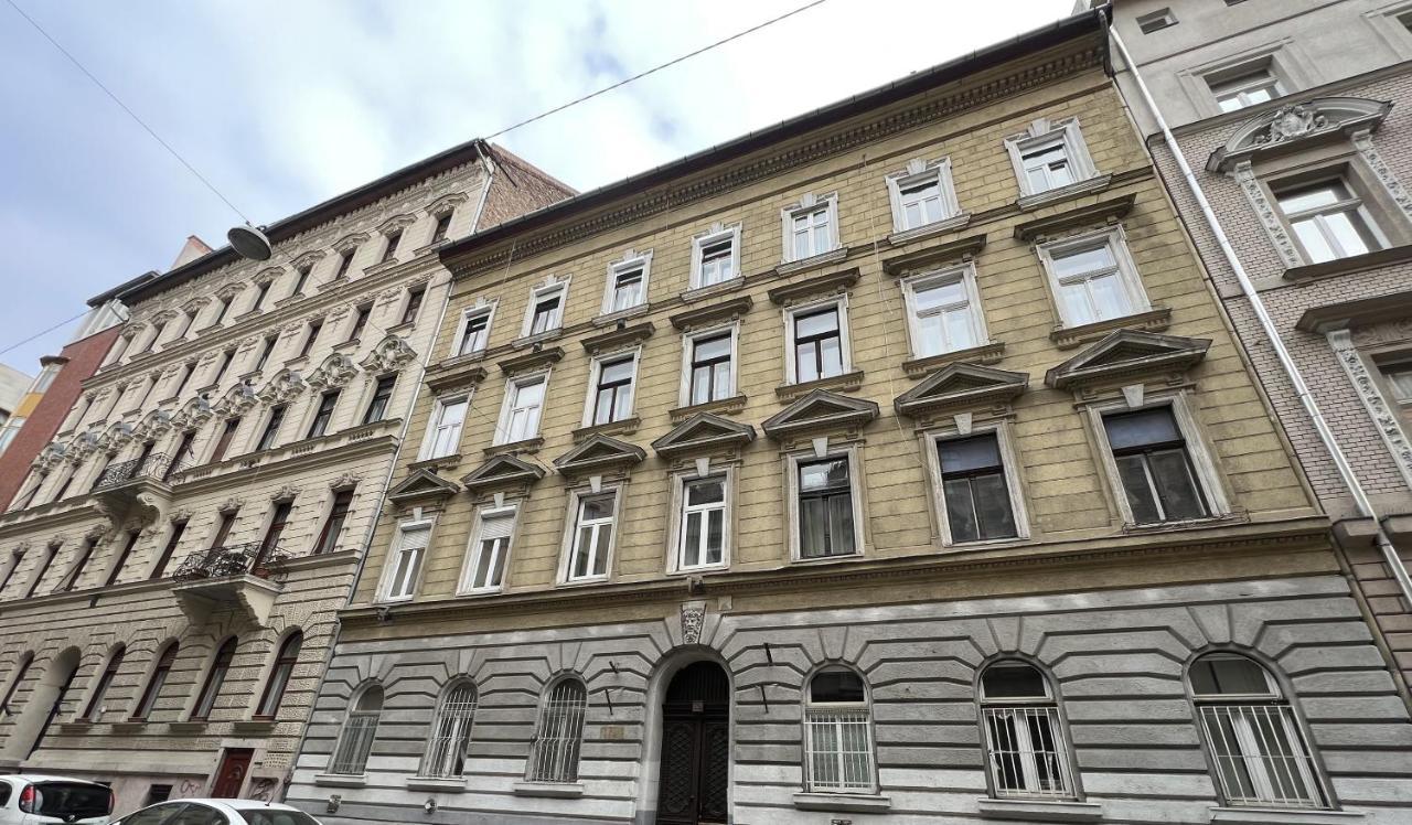 Eotvos 25 Apartment Budapest Luaran gambar