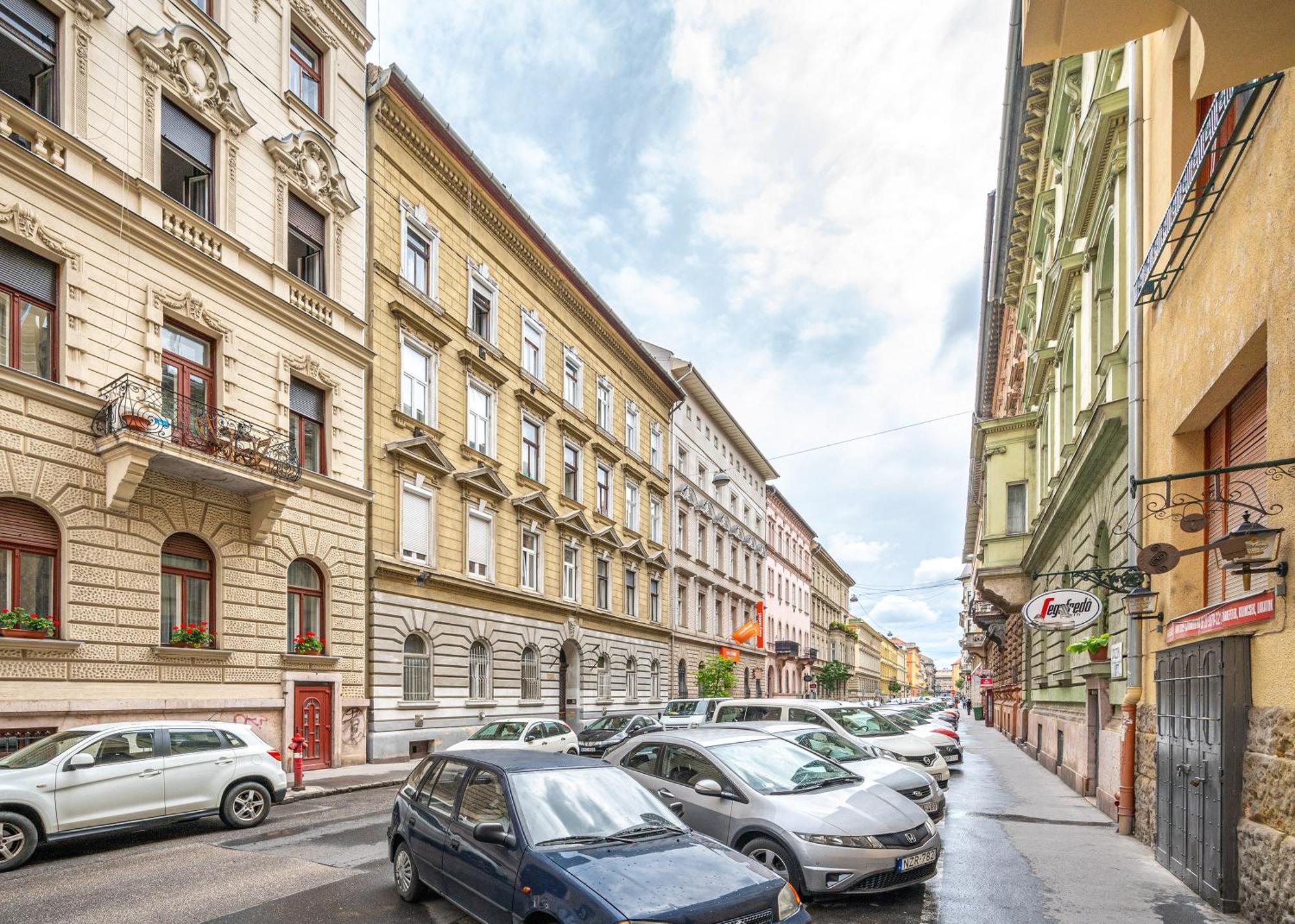 Eotvos 25 Apartment Budapest Luaran gambar
